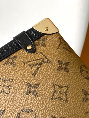 Coated Canvas Cruise Presbyopia Louis Vuitton M46358 LV Side Trunk Monogram Shoulder Bag