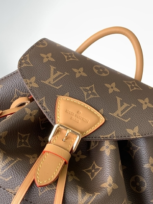 Monogram Shadow Calf Leather LV Montsouris PM Backpack Pesona yang Dapat Dilepas