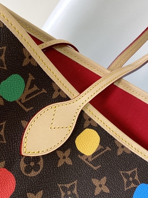 black LV X Yayoi Kusama Louis Vuitton Neverfull MM Monogram Bag Aneka Warna