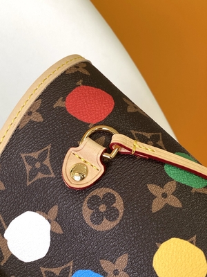 black LV X Yayoi Kusama Louis Vuitton Neverfull MM Monogram Bag Aneka Warna