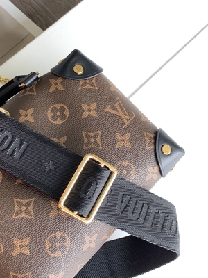Louis Vuitton Tas Bermerek Kustom Petite Malle Souple Empreinte Monogram Coklat Hitam