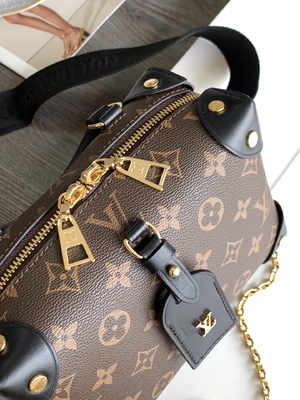 Louis Vuitton Tas Bermerek Kustom Petite Malle Souple Empreinte Monogram Coklat Hitam