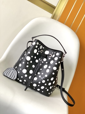 Wanita Putih Hitam NéOnoé MM Louis Vuitton Yayoi Kusama Tas tangan