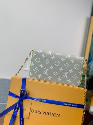 White Pochette Felicie LV Bag Spring Di The City Monogram Empreinte