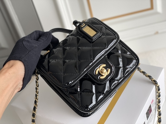 Chanel 22 Dompet Desainer Mini Mantra Hitam Rantai Emas Dengan Drop Flap