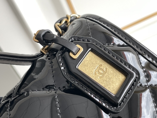 Chanel 22 Dompet Desainer Mini Mantra Hitam Rantai Emas Dengan Drop Flap