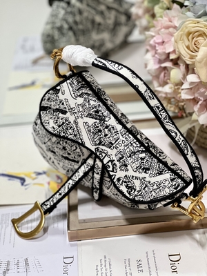Wanita Bordir Dior Saddle Sling Bag Patchwork 25cm Dengan 3 Kantong Interior