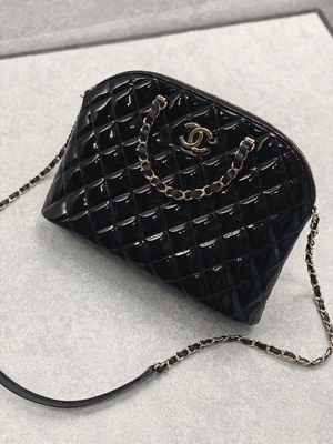 Tas Belanja Kulit Anak Sapi Paten Chanel Kecil Dengan Gaya Wanita Retro