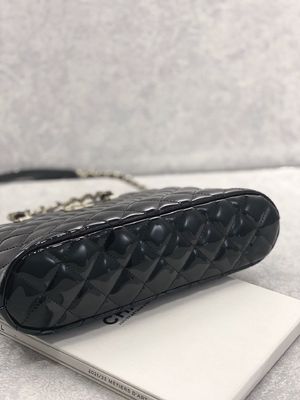Tas Belanja Kulit Anak Sapi Paten Chanel Kecil Dengan Gaya Wanita Retro