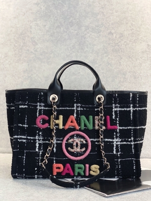 Chanel 2022 Tas Custom Branded Sotheby's Tas Pantai Tweed FW Rainbow Tote