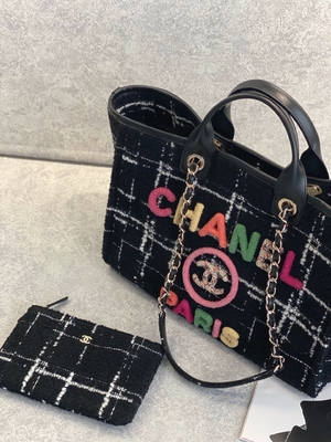 Chanel 2022 Tas Custom Branded Sotheby's Tas Pantai Tweed FW Rainbow Tote