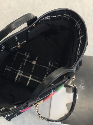 Chanel 2022 Tas Custom Branded Sotheby's Tas Pantai Tweed FW Rainbow Tote