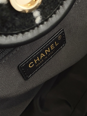 Chanel 2022 Tas Custom Branded Sotheby's Tas Pantai Tweed FW Rainbow Tote